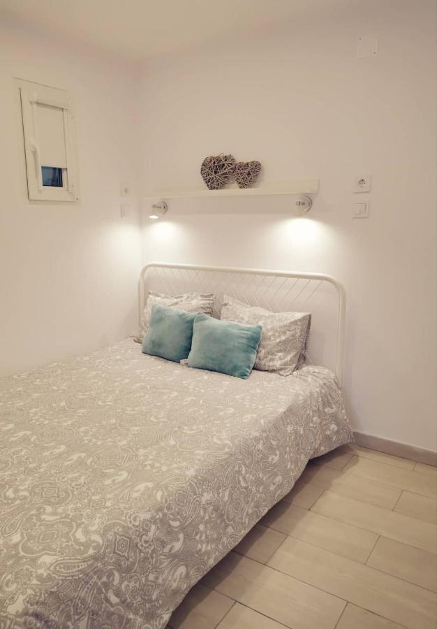 Small House With Private Park And Yard Terrugem Bagian luar foto